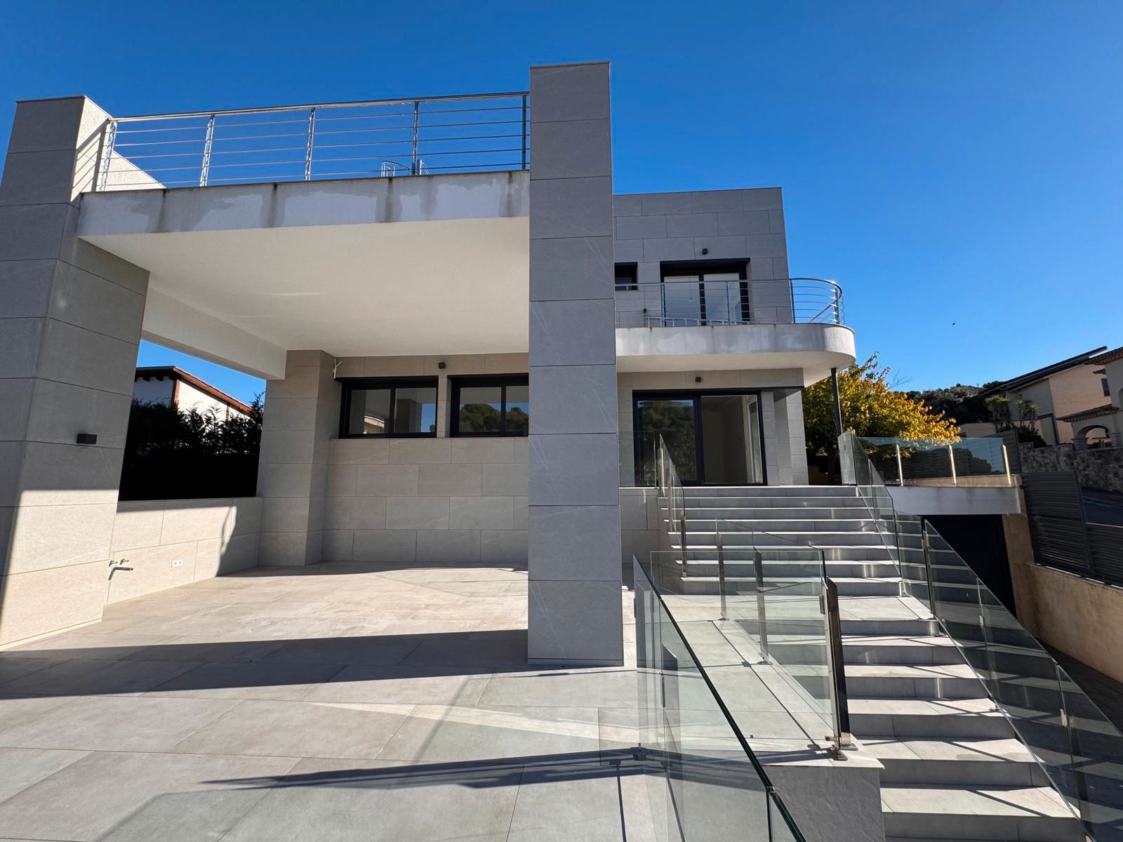 Vista exterior de Casa o xalet en venda en Palamós amb Aire condicionat, Calefacció i Jardí privat