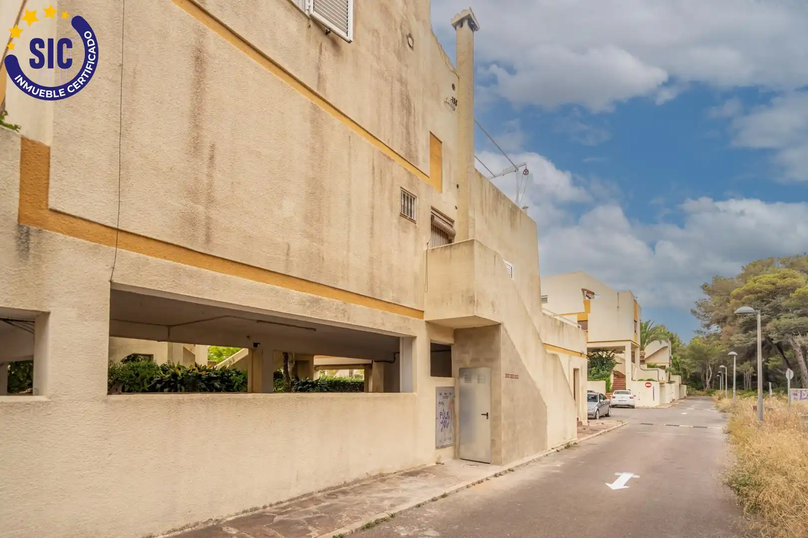 Exterior view of Apartments for sale in Valencia  with Air Conditioner, Heating and Private garden