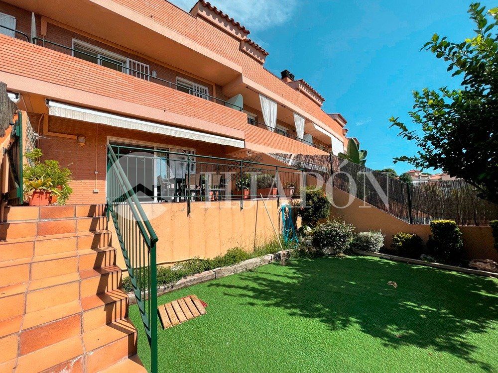 Garden of Single-family semi-detached for sale in El Masnou  with Private garden, Terrace and Storage room