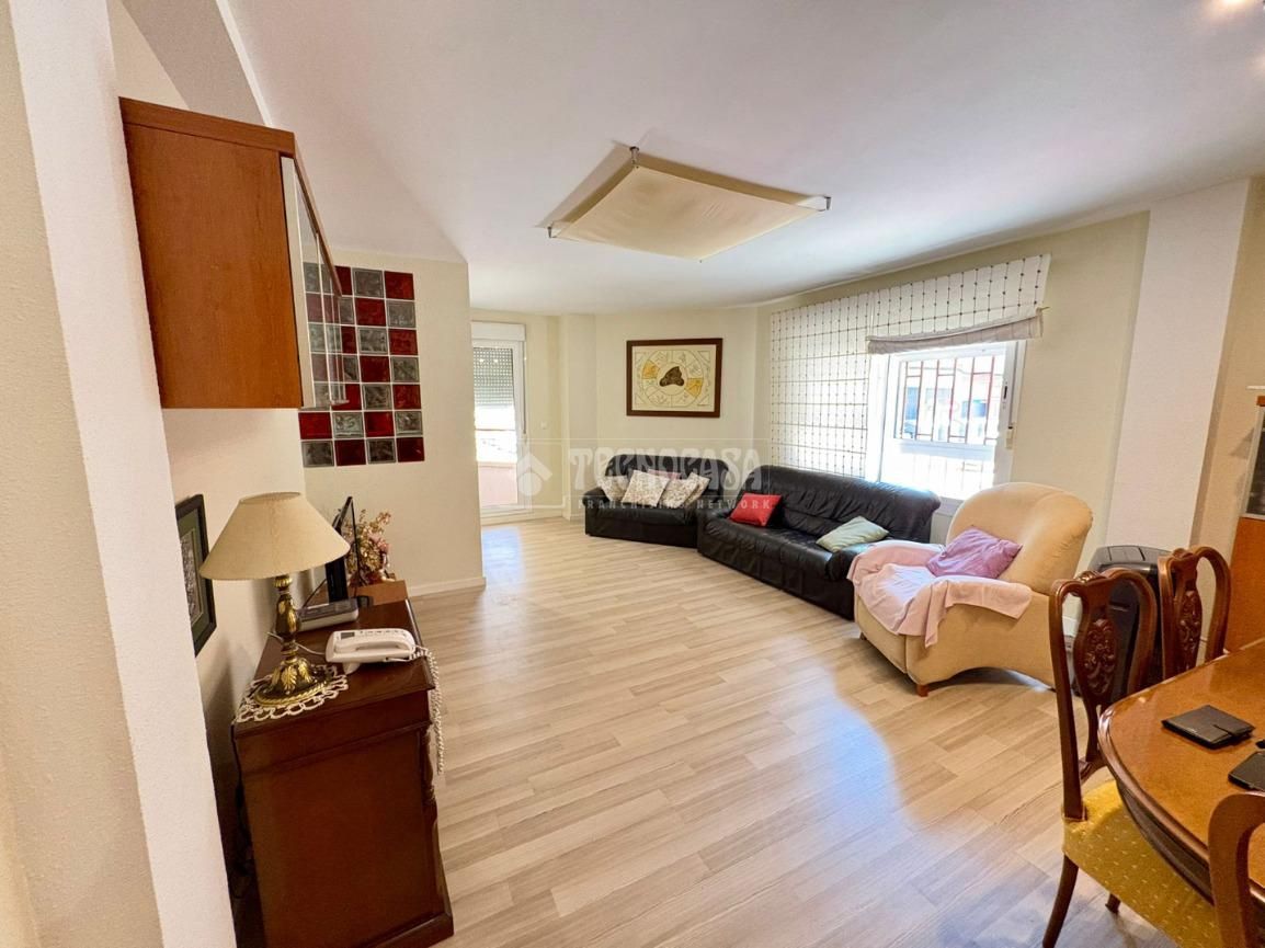 Living room of Flat for sale in  Zaragoza Capital  with Air Conditioner, Heating and Storage room