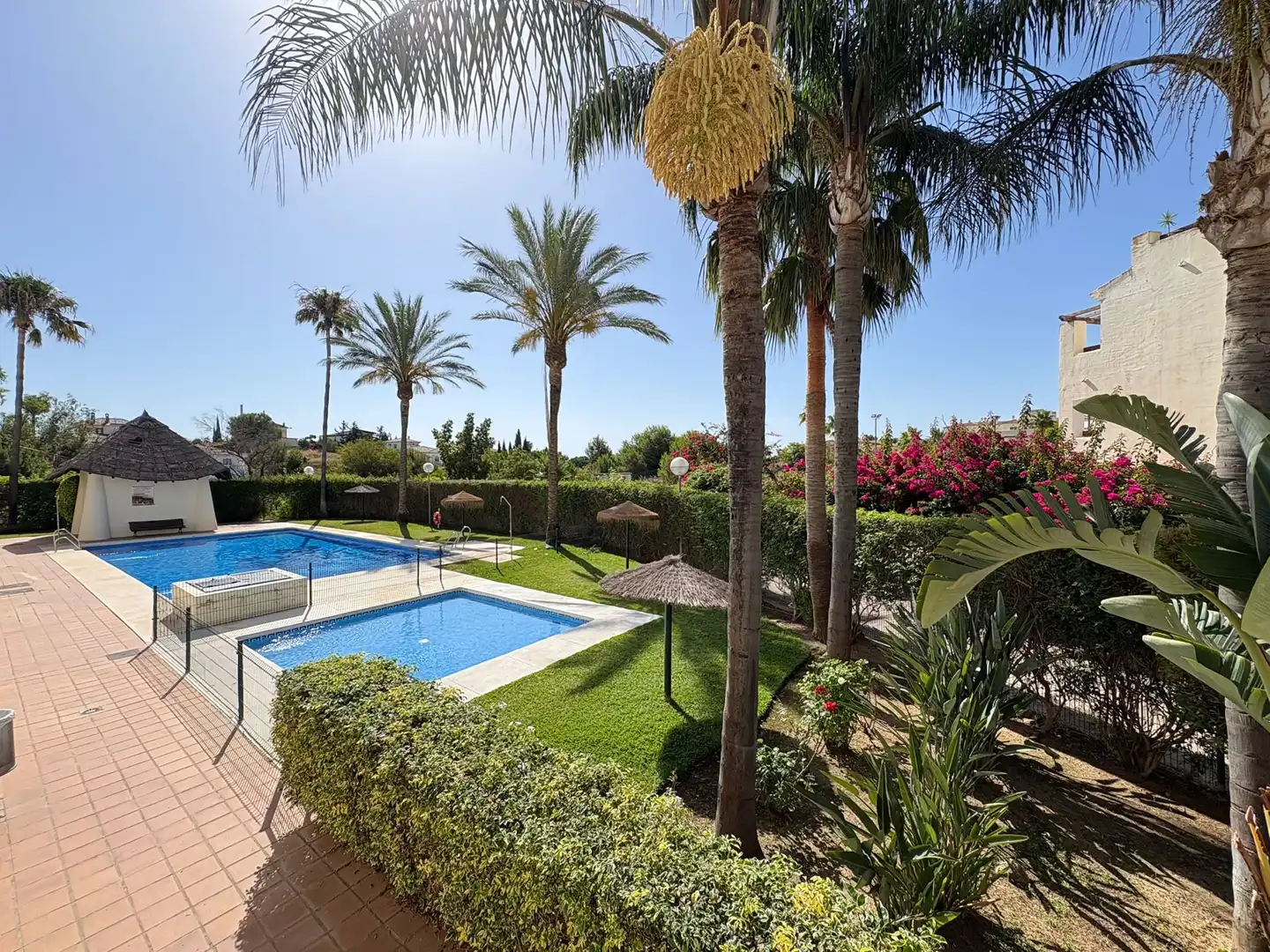 Schwimmbecken von Erdgeschoss zum Verkauf in Benalmádena mit Terrasse, Möbliert und Gemeinschaftspool