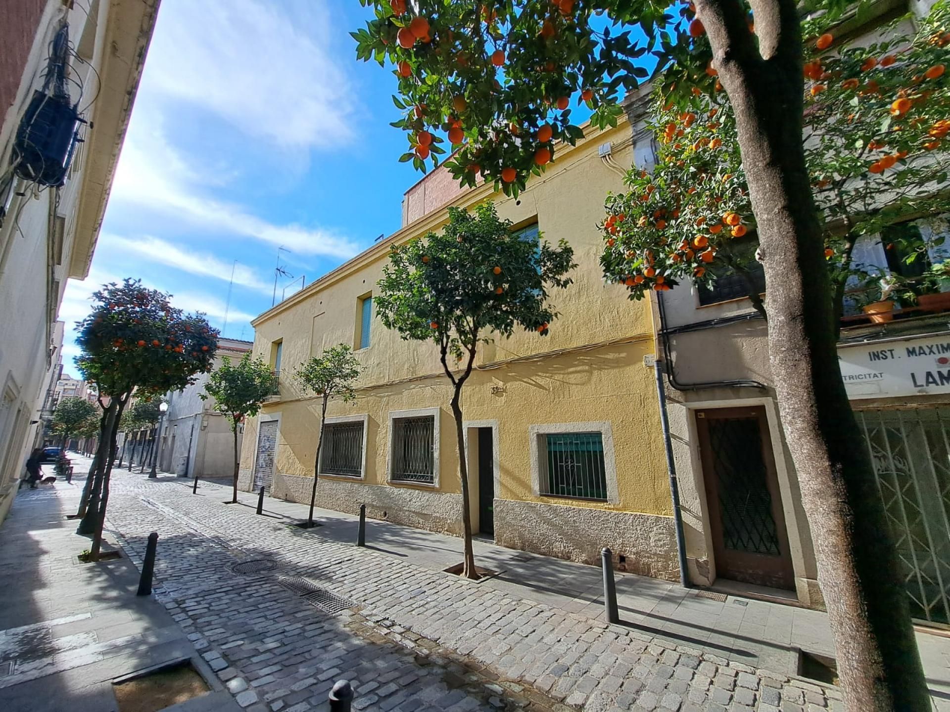 Vista exterior de Casa adosada en venda en  Barcelona Capital