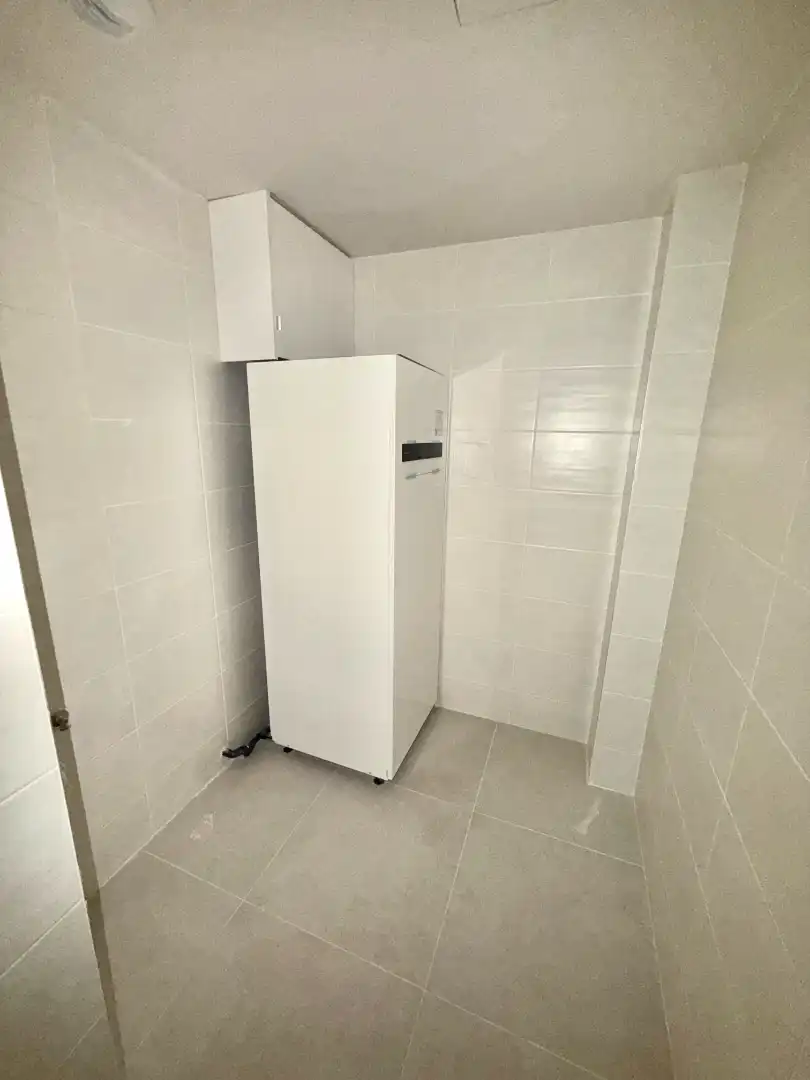 Bathroom of Flat for sale in Valencia  with Air Conditioner, Parquet flooring and Terrace