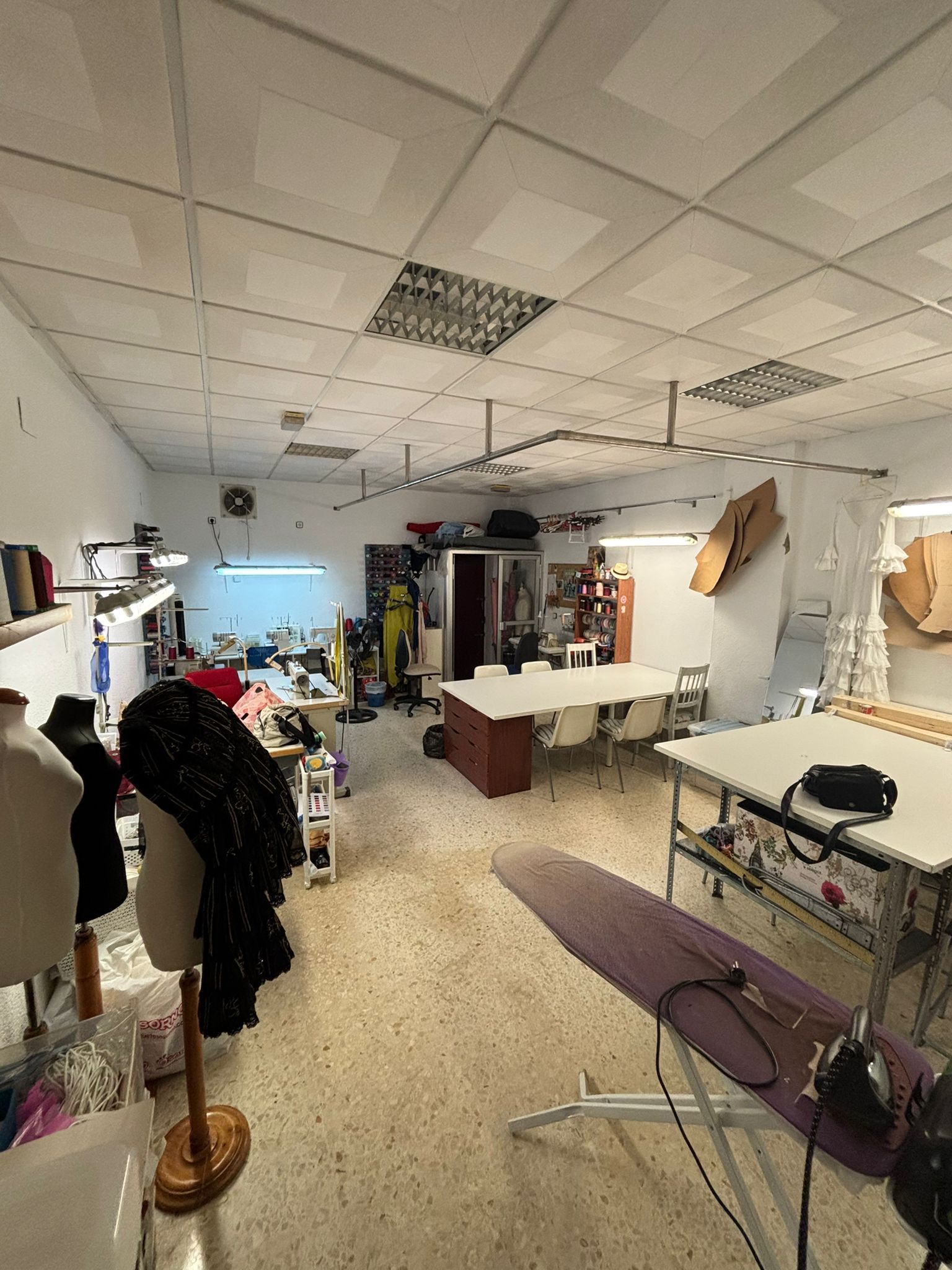 Premises for sale in  Sevilla Capital