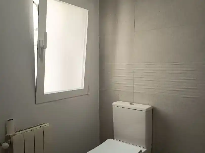 Bany de Casa adosada en venda en Valdepeñas amb Balcó