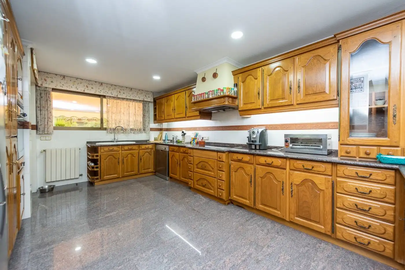 Kitchen of Houses for sale in Petrer  with Air Conditioner, Heating and Private garden