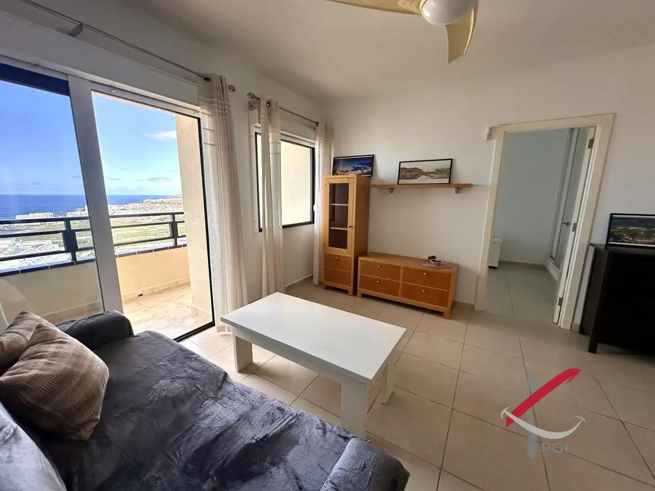 Vista exterior de Piso en venta en Adeje con Terraza y Piscina comunitaria