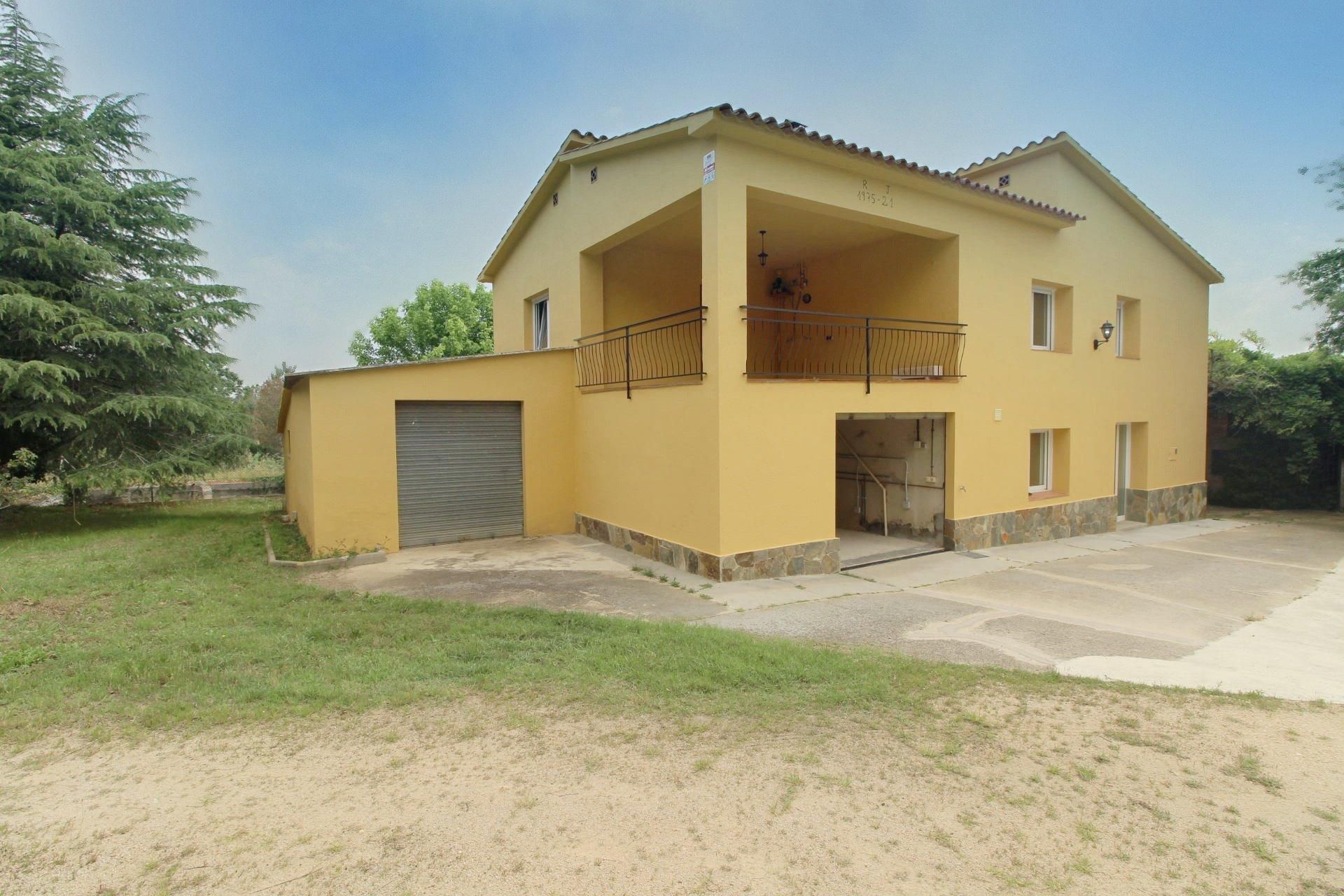 Außenansicht von Country house zum verkauf in Maçanet de la Selva mit Heizung und Terrasse