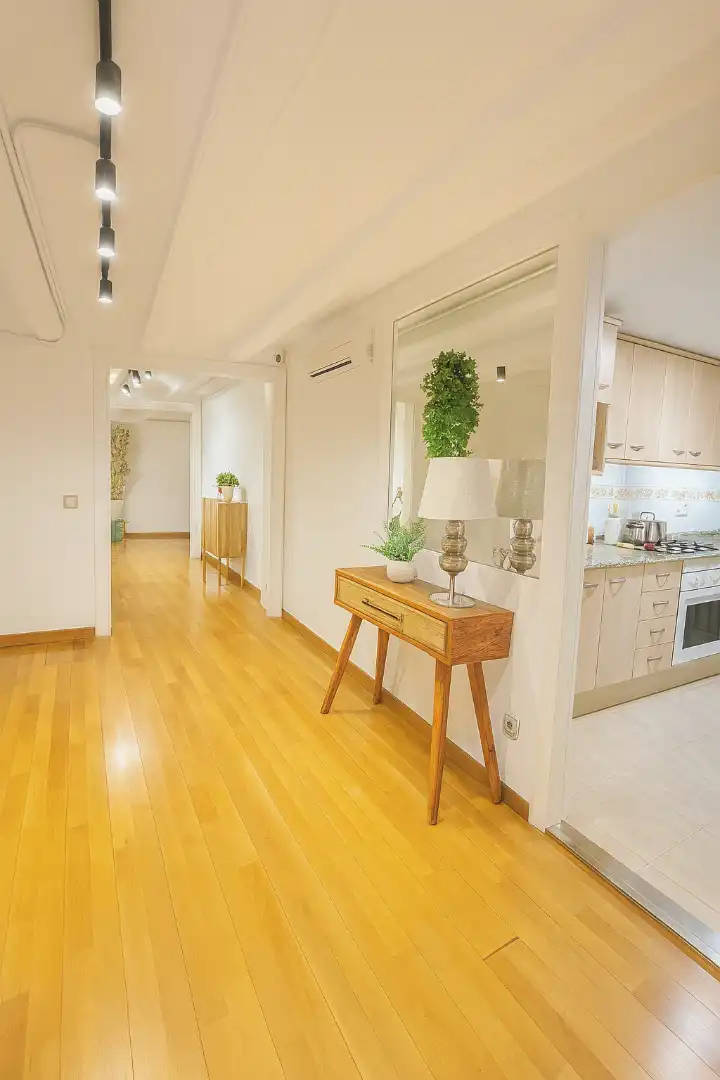Wohnung zum Verkauf in Barcelona mit Heizung, Parkett und Möbliert
