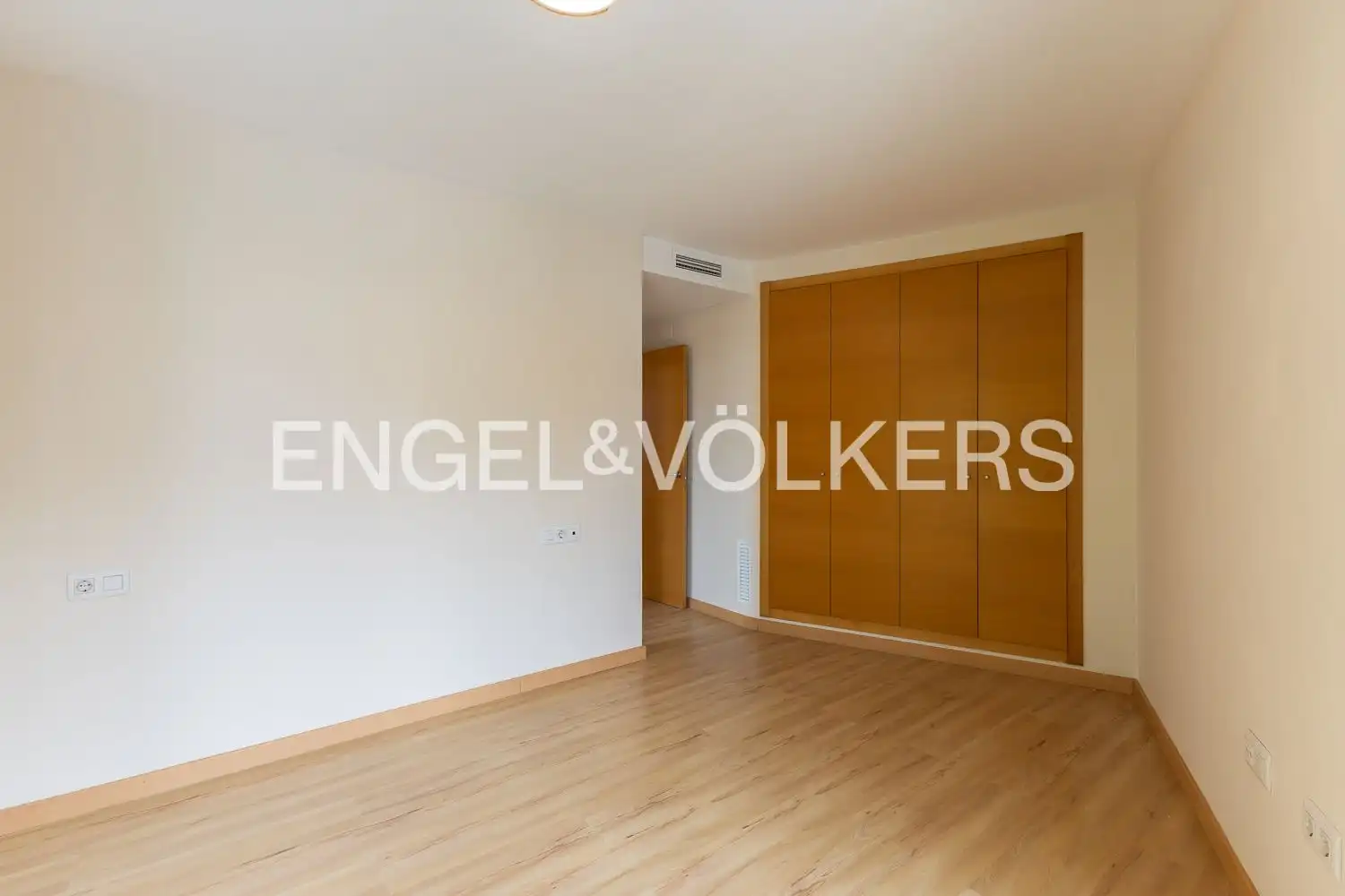 Detached homes for rent in Rocafort  with Air Conditioner, Heating and Parquet flooring