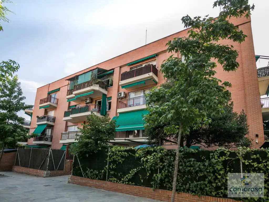 Vista exterior de Pis en venda en Tres Cantos amb Moblat