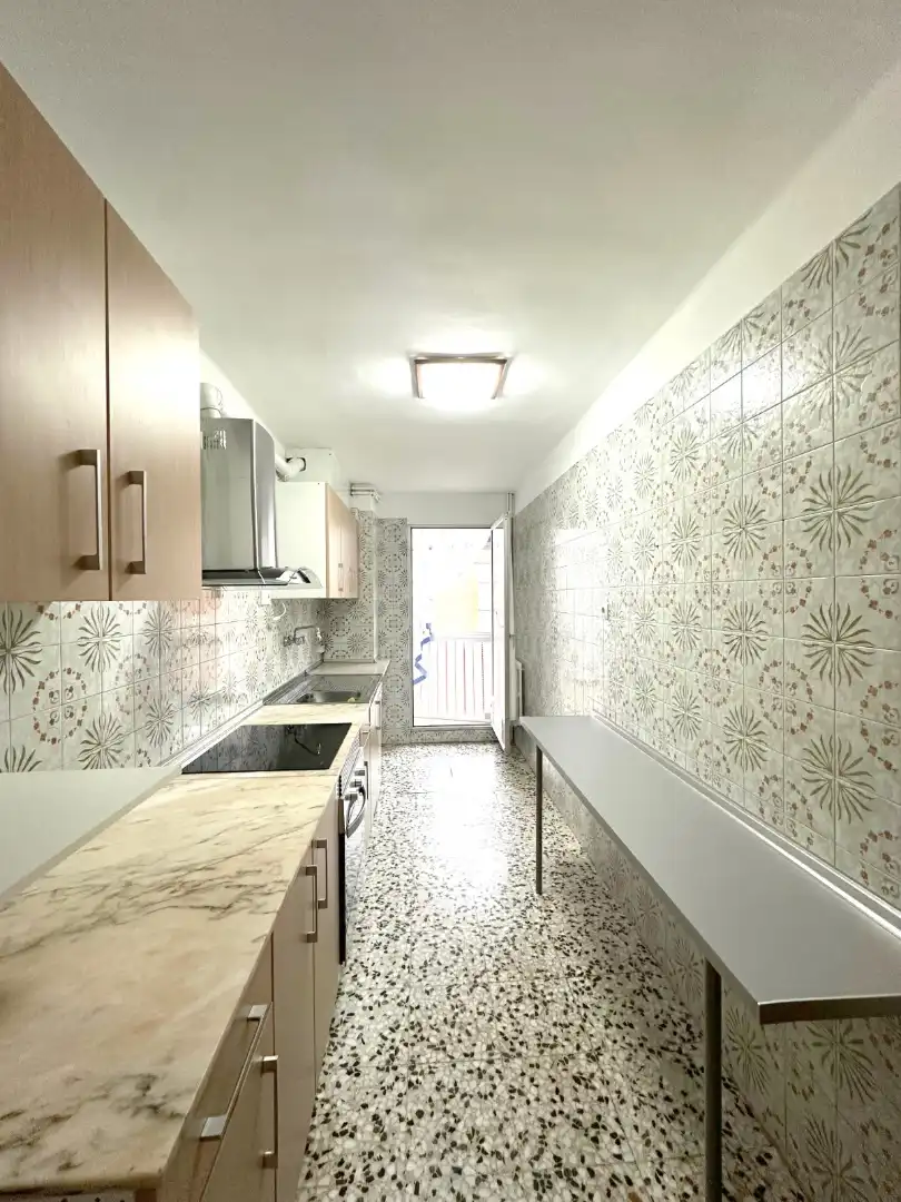 Cocina de Piso de alquiler en Zaragoza con Calefacción, Amueblado y Horno