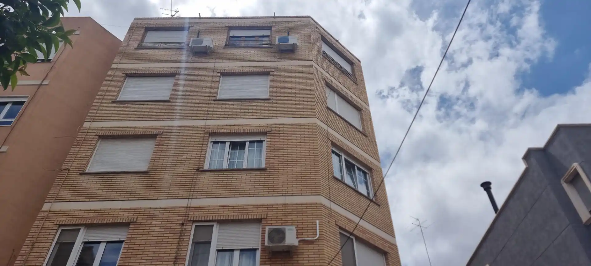 Vista exterior de Pis en venda en Yecla amb Balcó