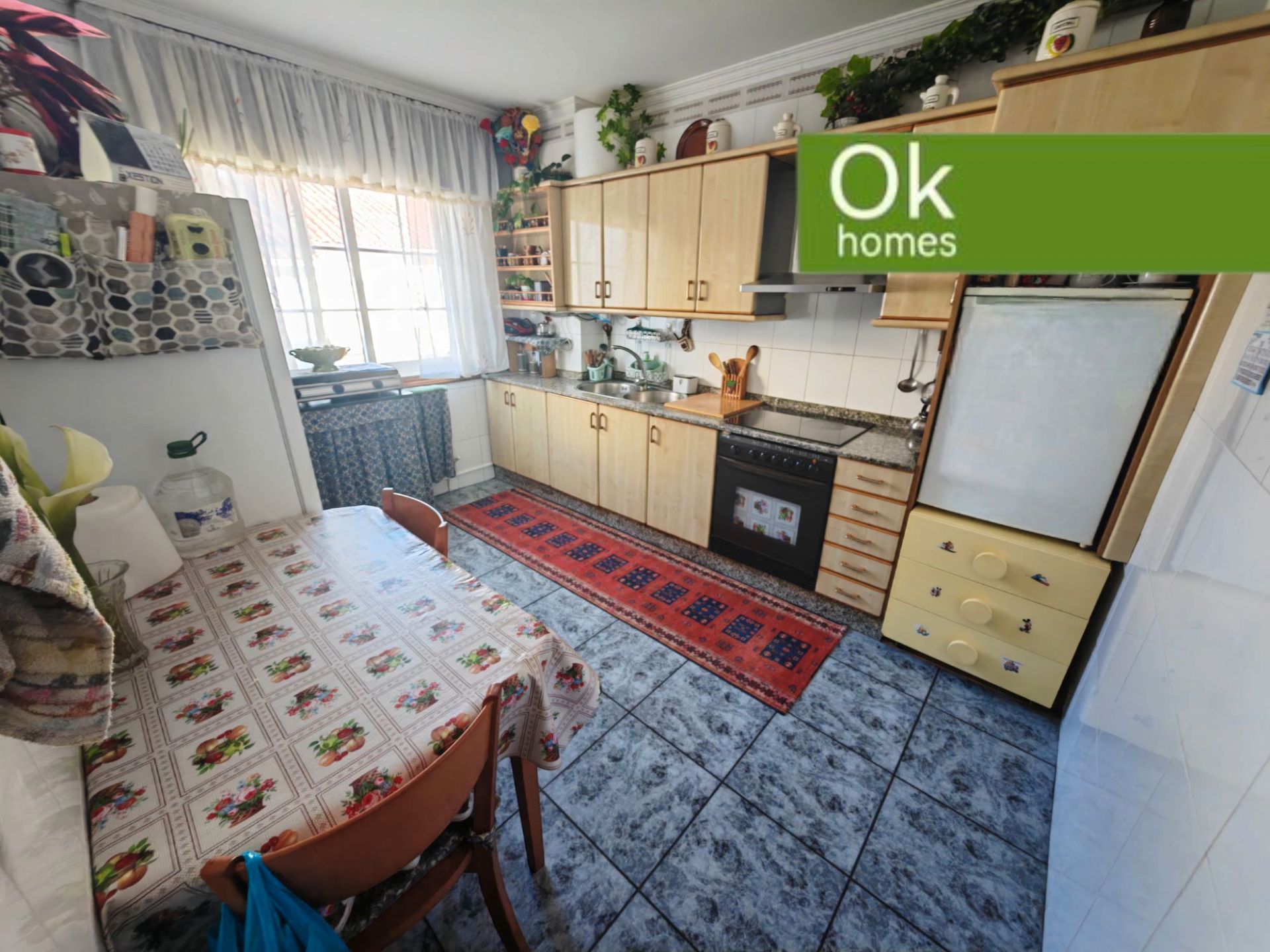 Cocina de Piso en venta en Melide con Calefacción, Trastero y Amueblado