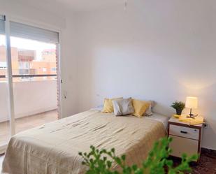 Bedroom of Flat to share in Paterna  with Air Conditioner and Terrace