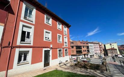 Vista exterior de Pis en venda en Burgos Capital