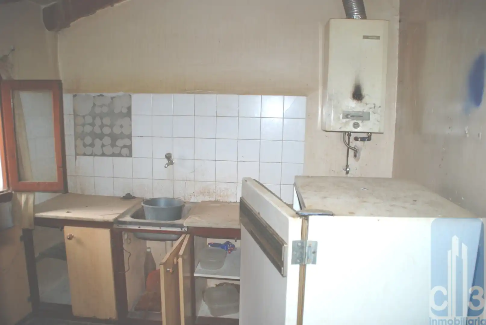 Küche von Country house zum Verkauf in Belver de Cinca mit Abstellraum