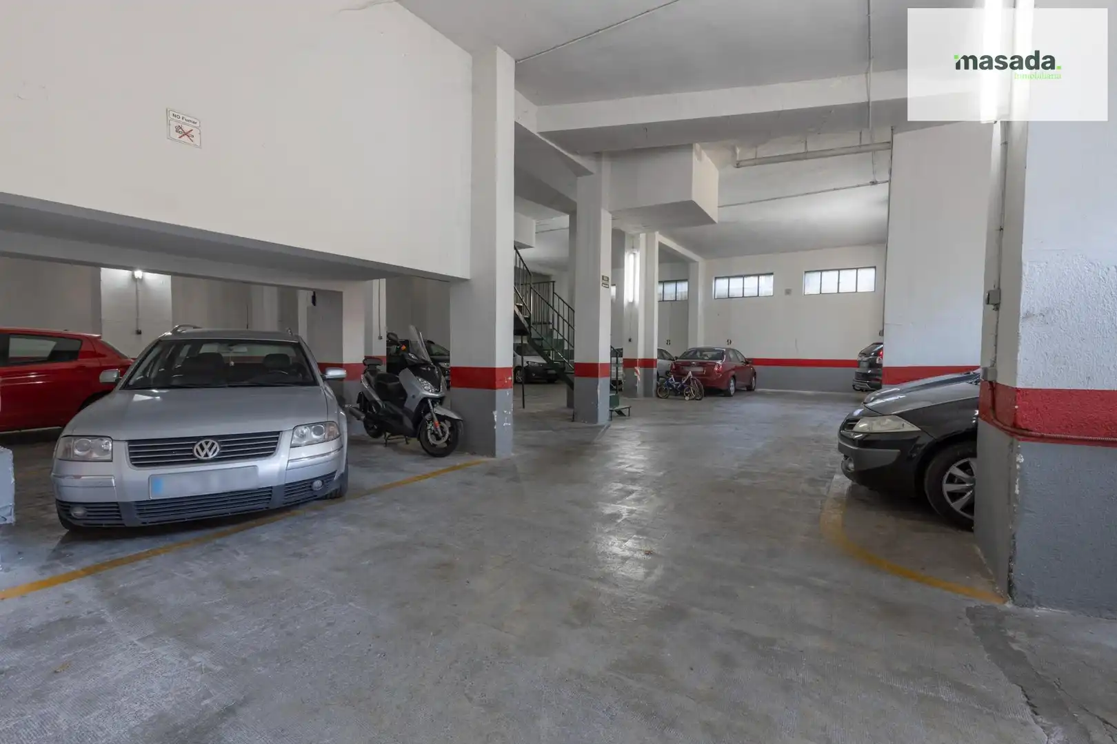 Parkplatz von Wohnung zum Verkauf in Granada mit Klimaanlage, Heizung und Balkon