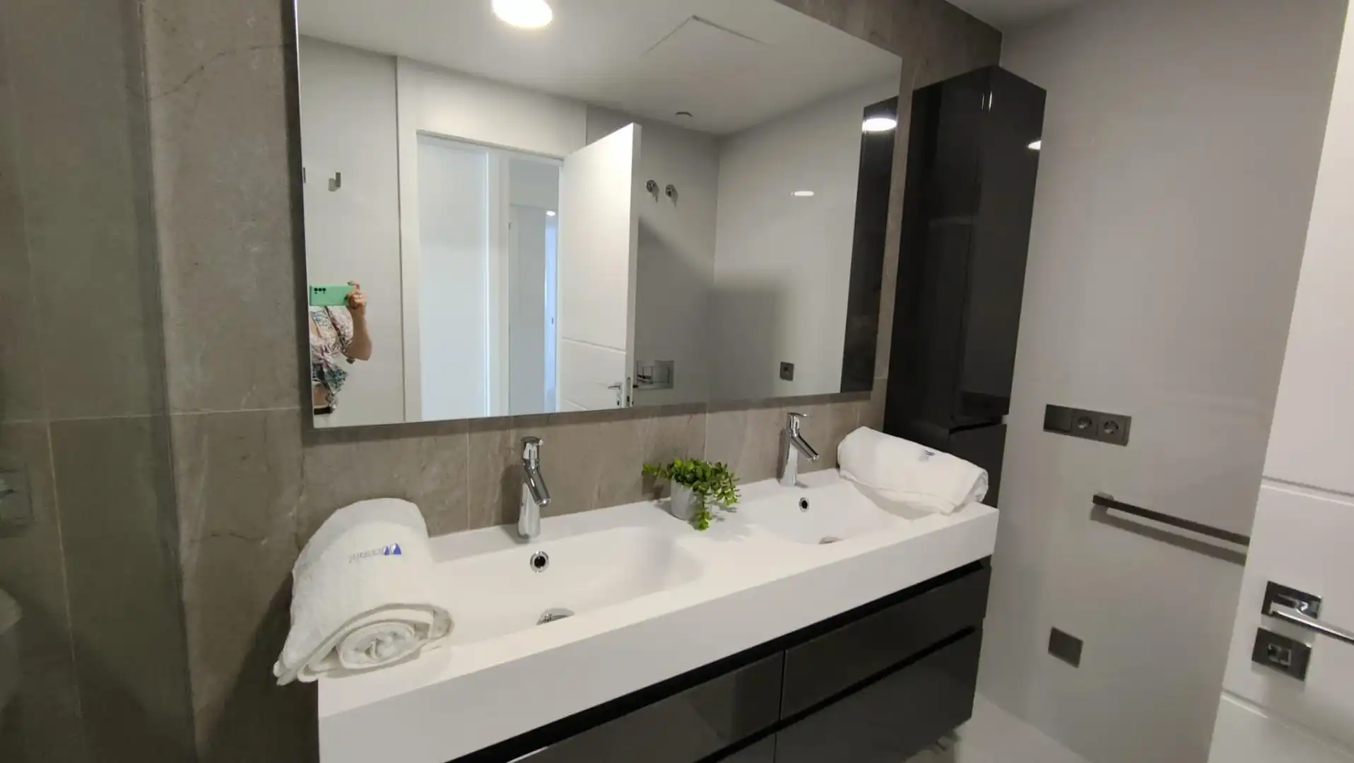 Baño de Ático en venta en Benidorm con Aire acondicionado, Jardín privado y Terraza