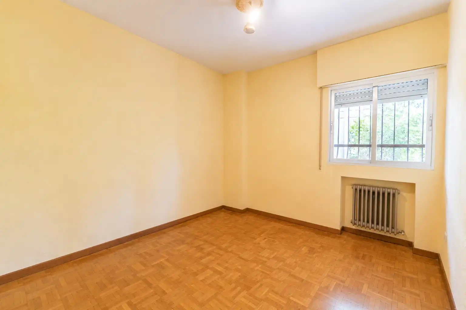 Habitación de Planta baja en venta en Torrelodones con Calefacción, Jardín privado y Parquet