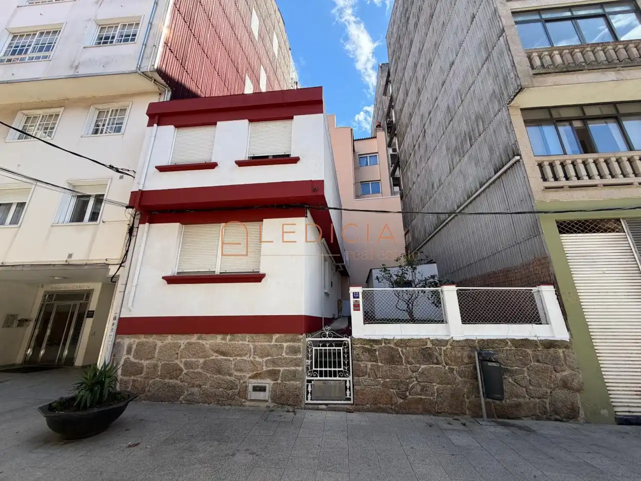Vista exterior de Casa o chalet de alquiler en Cangas  con Calefacción, Jardín privado y Parquet