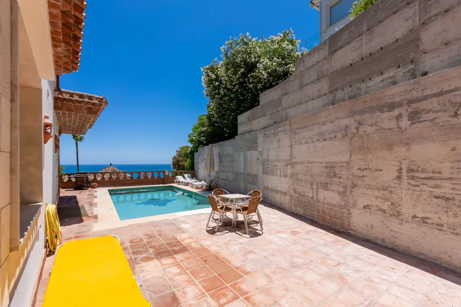 Chalet con piscina en venta en Calle Acuario, imagen 4