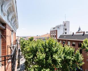 Exterior view of Flat for sale in  Madrid Capital  with Heating, Terrace and Balcony