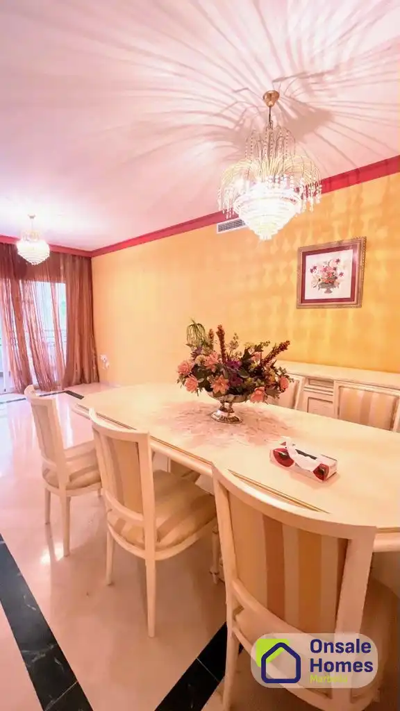 Dining room of Flat for sale in Marbella Centro