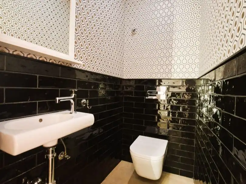 Badezimmer von Geschaftsraum zur Miete in A Coruña Capital  mit Parkett und Alarm