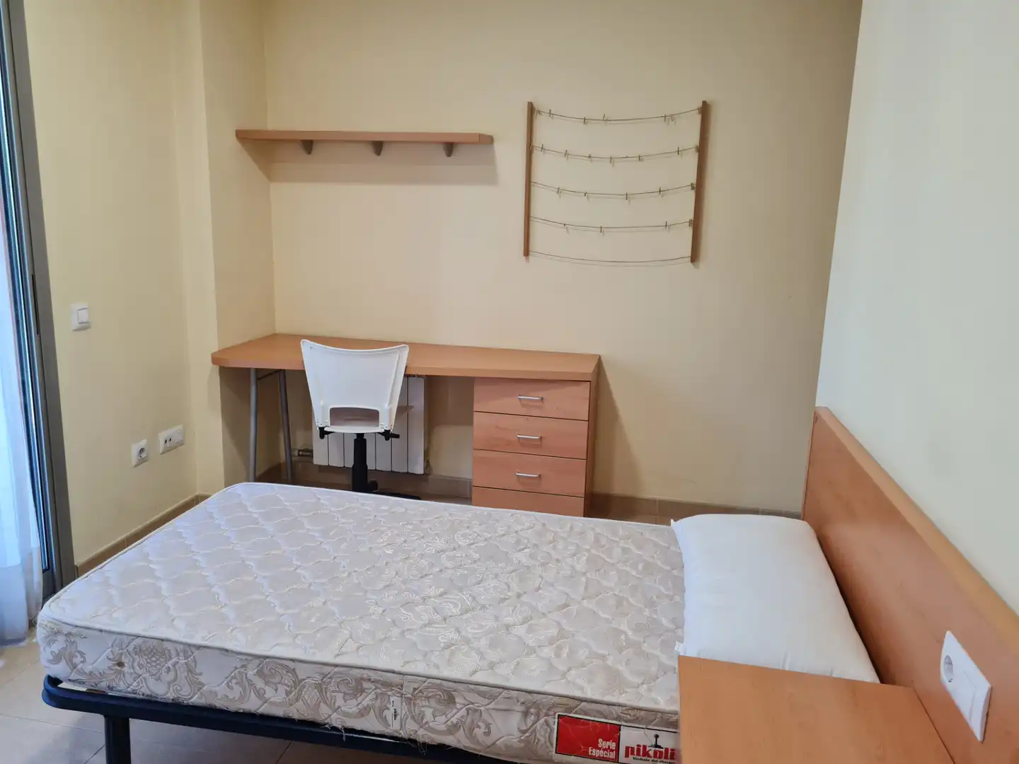 Habitación de Piso de alquiler en Girona con Calefacción, Amueblado y Horno