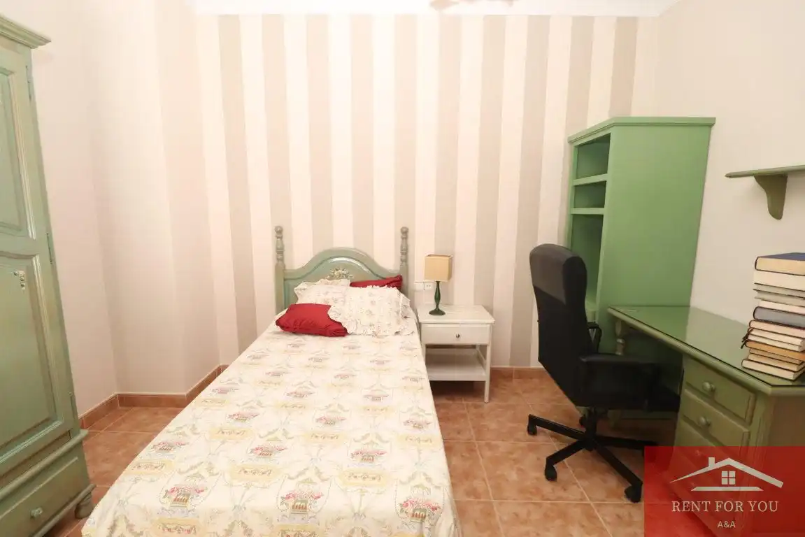 Bedroom of Flat for rent in Alhaurín El Grande  with Air Conditioner, Furnished and Balcony