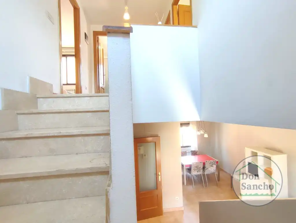 Casa adosada en venta en Viana de Cega con Calefacción, Jardín privado y Terraza