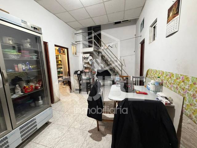 Local comercial en Venta en Calle Ildefonso Marzo en Girón - Las Delicias