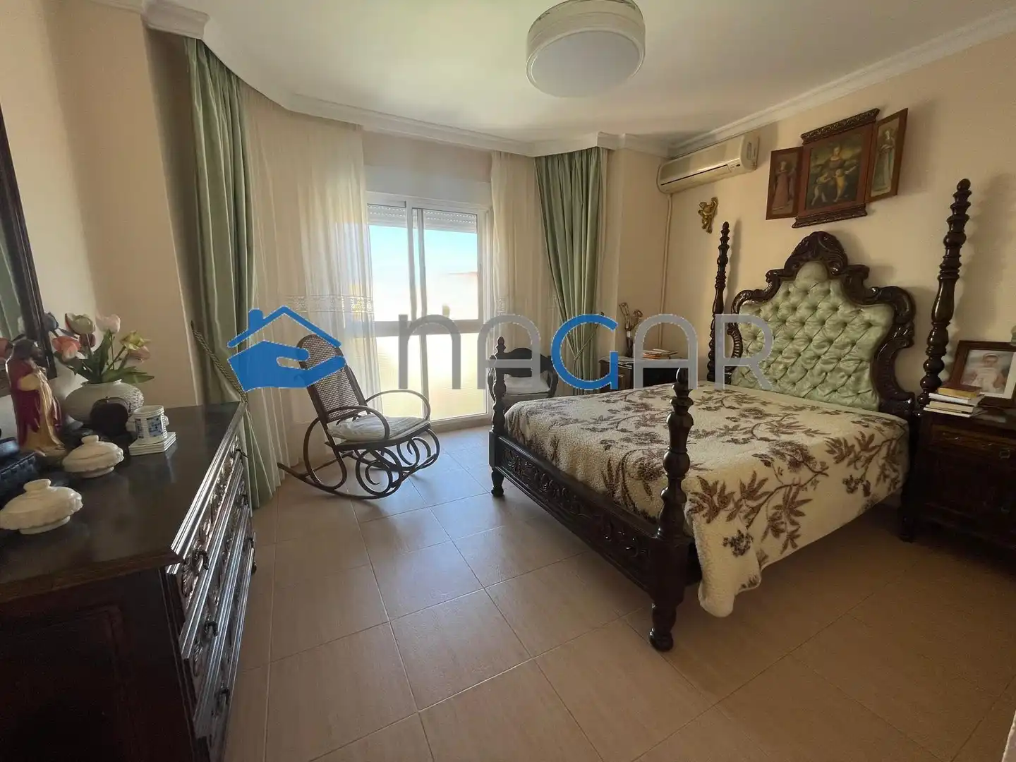 Habitación de Piso en venta en La Línea de la Concepción con Amueblado