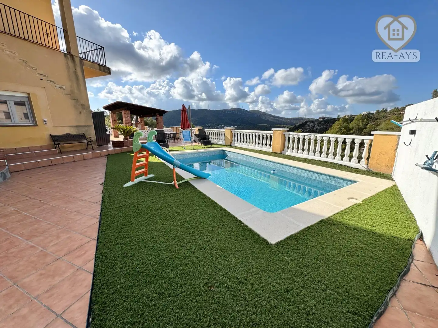 Piscina de Casa o xalet en venda en Olesa de Bonesvalls amb Calefacció, Jardí privat i Parquet