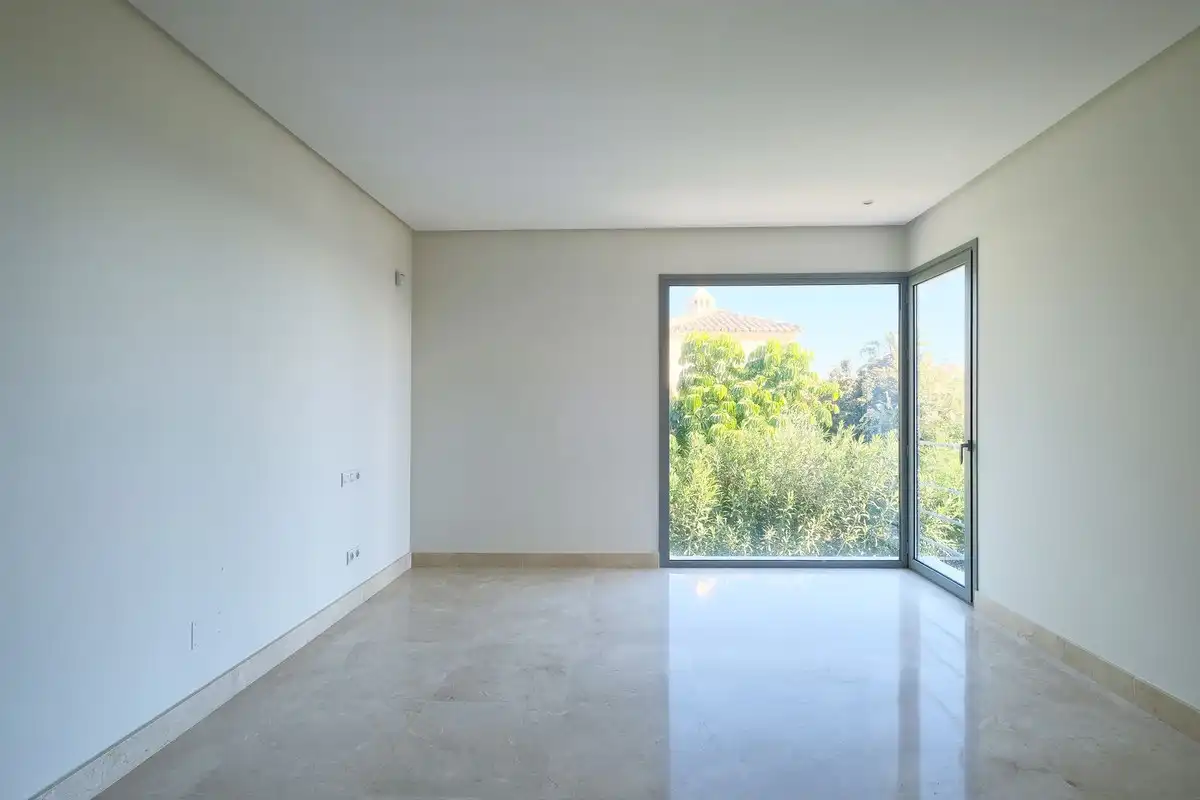 Sala de estar de Casa o chalet en venta en Benahavís con Jardín privado