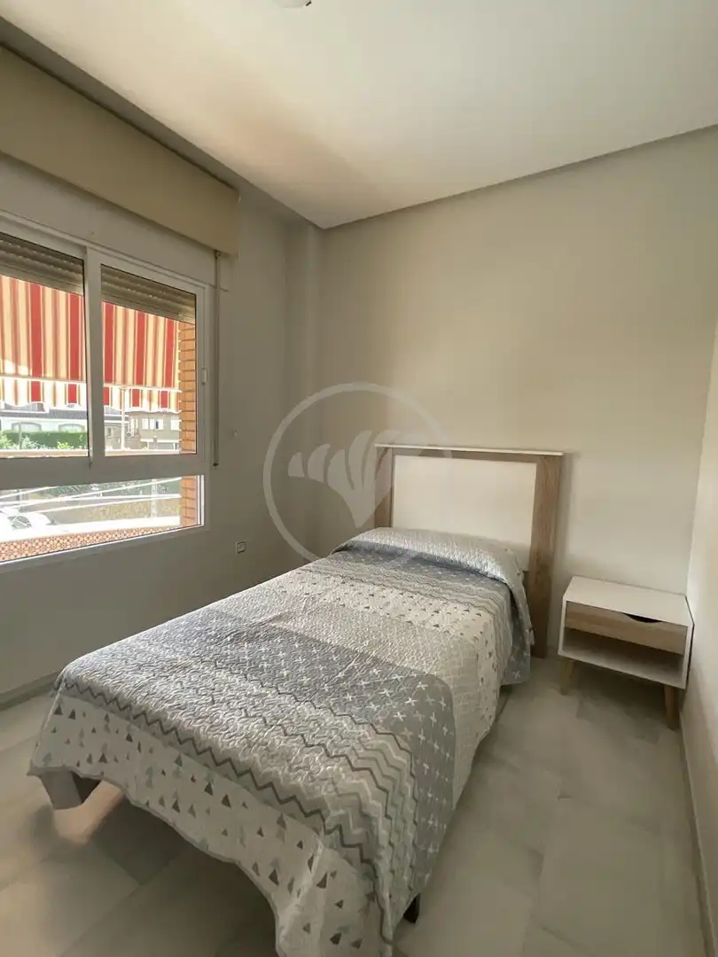 Schlafzimmer von Wohnung zur Miete in Linares mit Klimaanlage, Terrasse und Möbliert