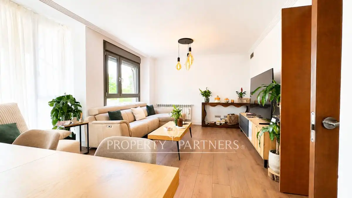 Living room of Apartments for sale in  Madrid Capital  with Air Conditioner, Heating and Private garden