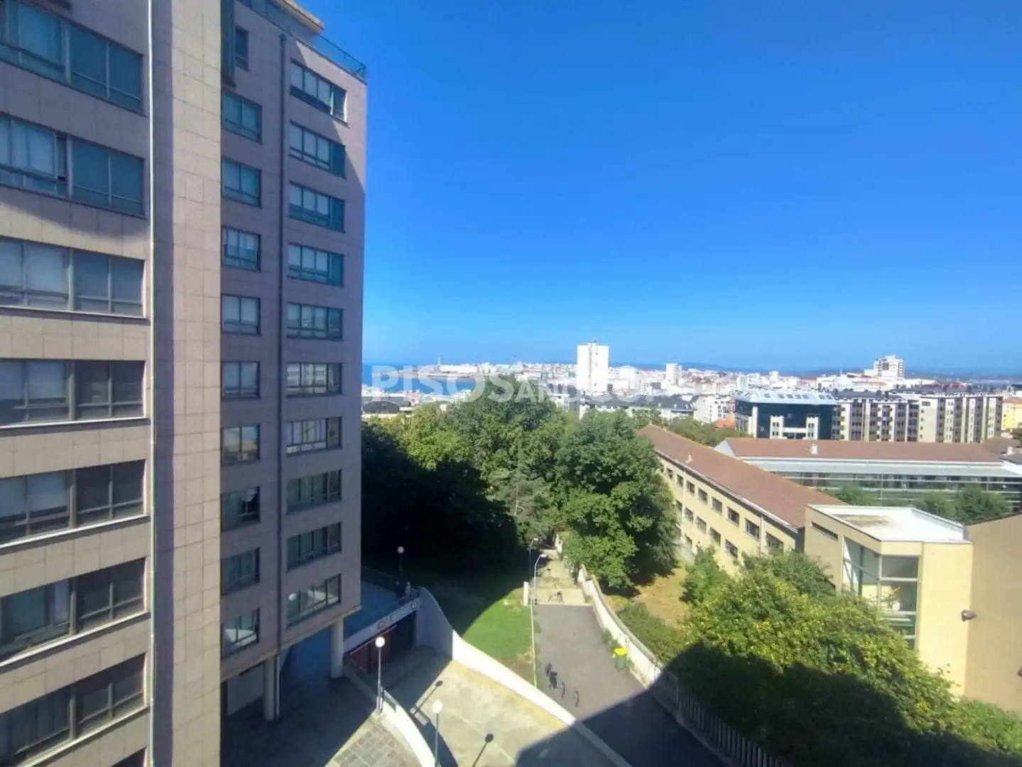 Außenansicht von Wohnung zur Miete in A Coruña Capital  mit Heizung und Möbliert