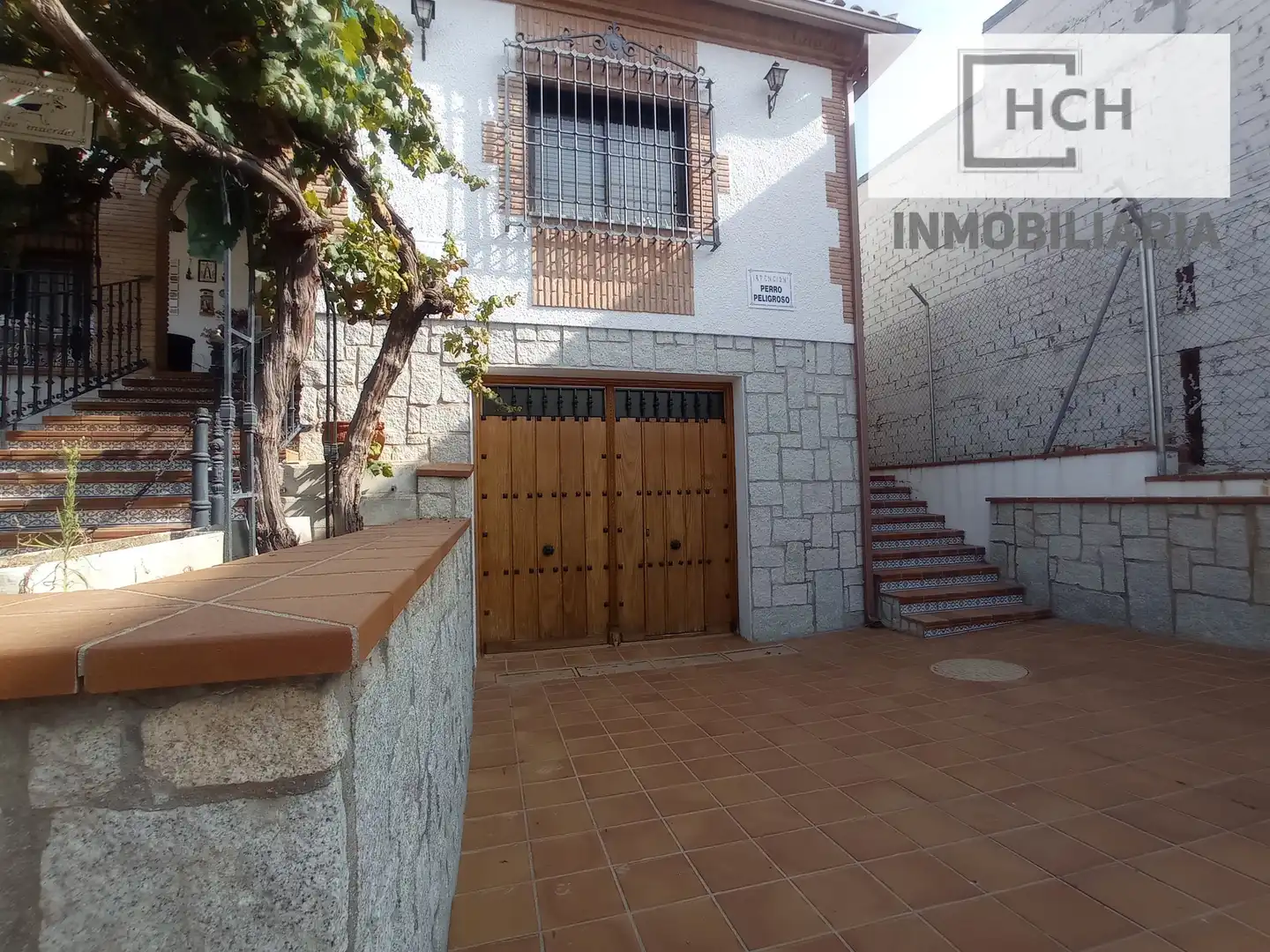 Vista exterior de Casa o chalet en venta en La Puebla de Montalbán con Calefacción, Jardín privado y Terraza