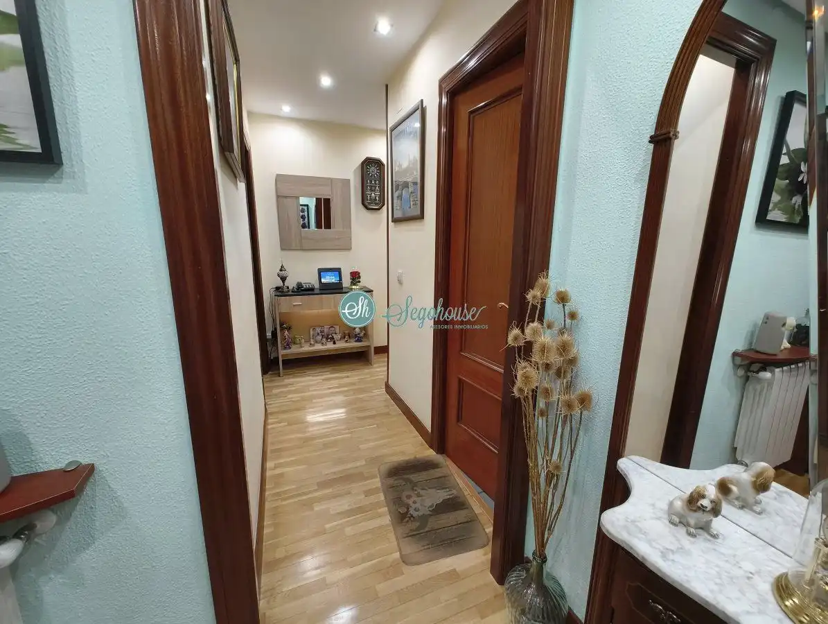 Flat for sale in Segovia  with Air Conditioner, Heating and Balcony