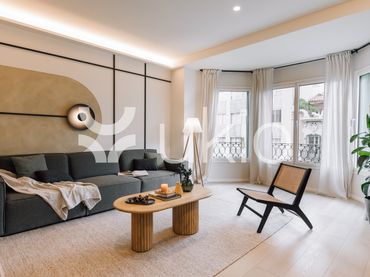 Mini appartamento con balcone in affitto a Carrer de Muntaner