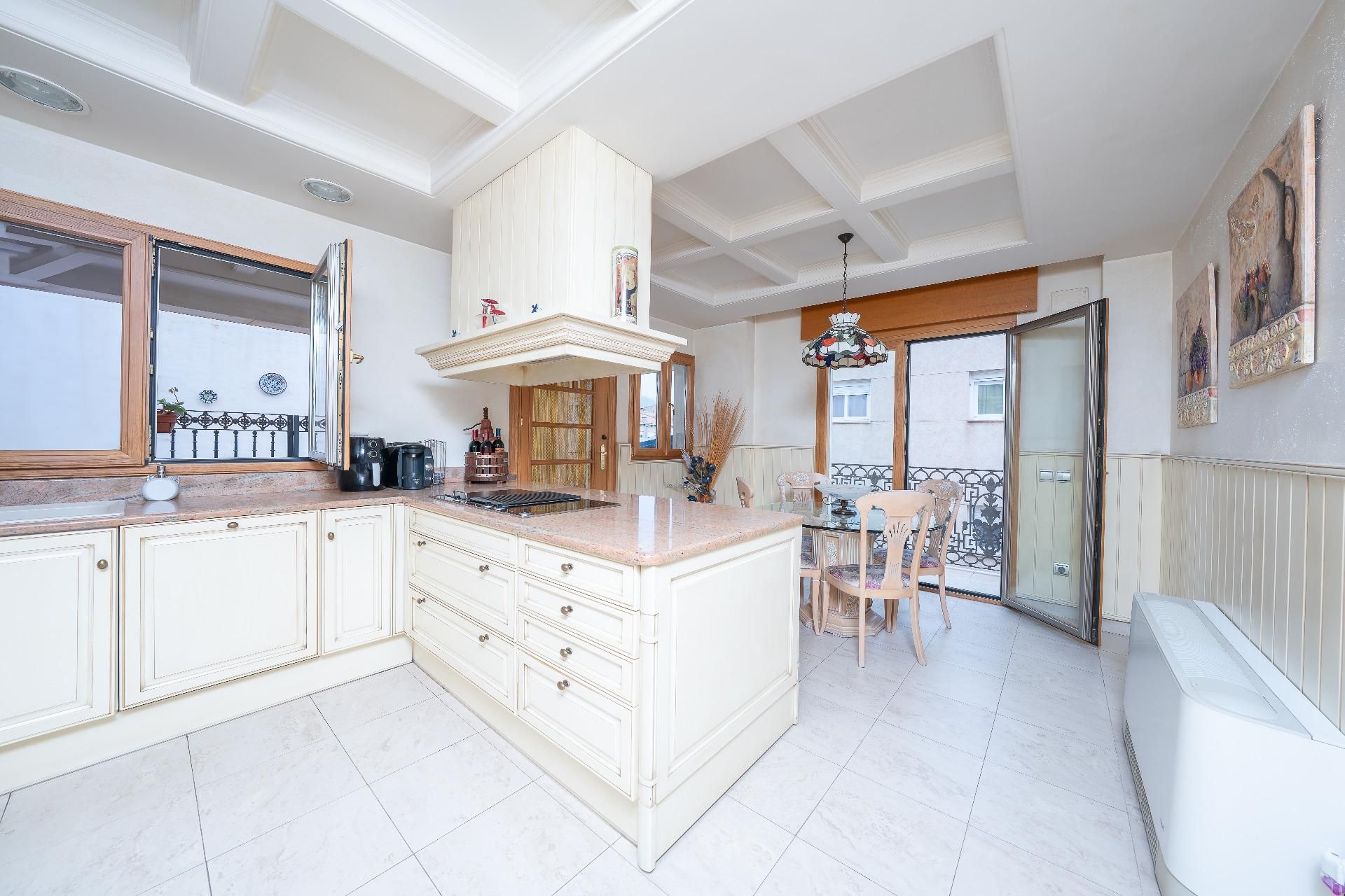 Kitchen of Single-family semi-detached for sale in Novelda  with Terrace, Balcony and Jacuzzi