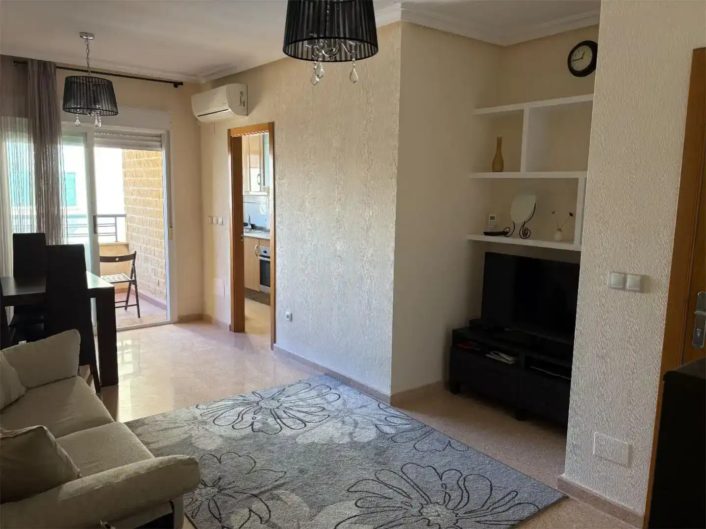 Sala d'estar de Apartament en venda en Torrevieja amb Aire condicionat i Balcó