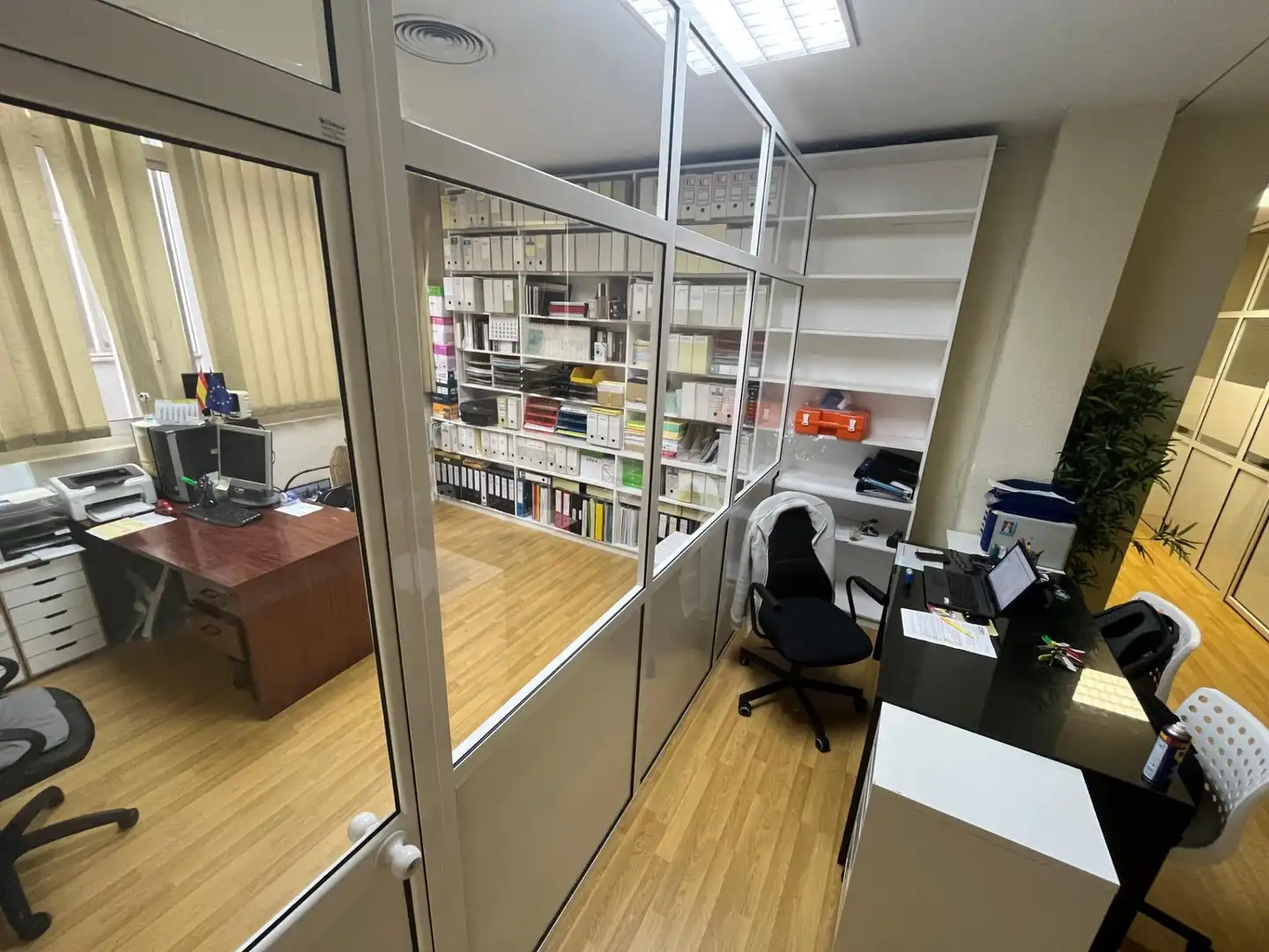 Oficina en venda en Sevilla amb Aire condicionat, Calefacció i Moblat