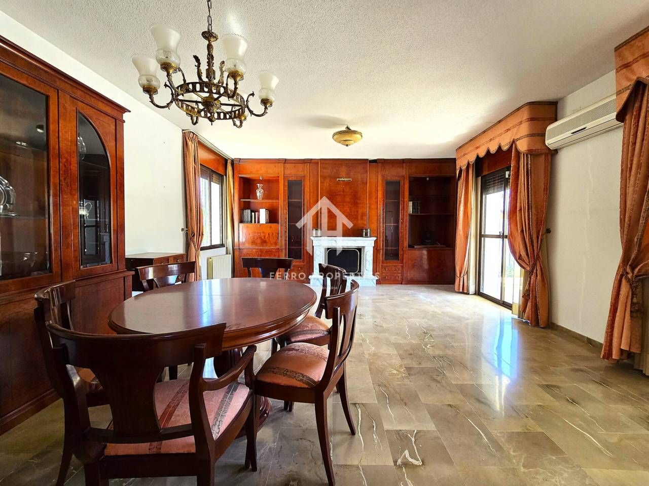 Menjador de Casa o xalet en venda en Loja amb Aire condicionat, Calefacció i Jardí privat