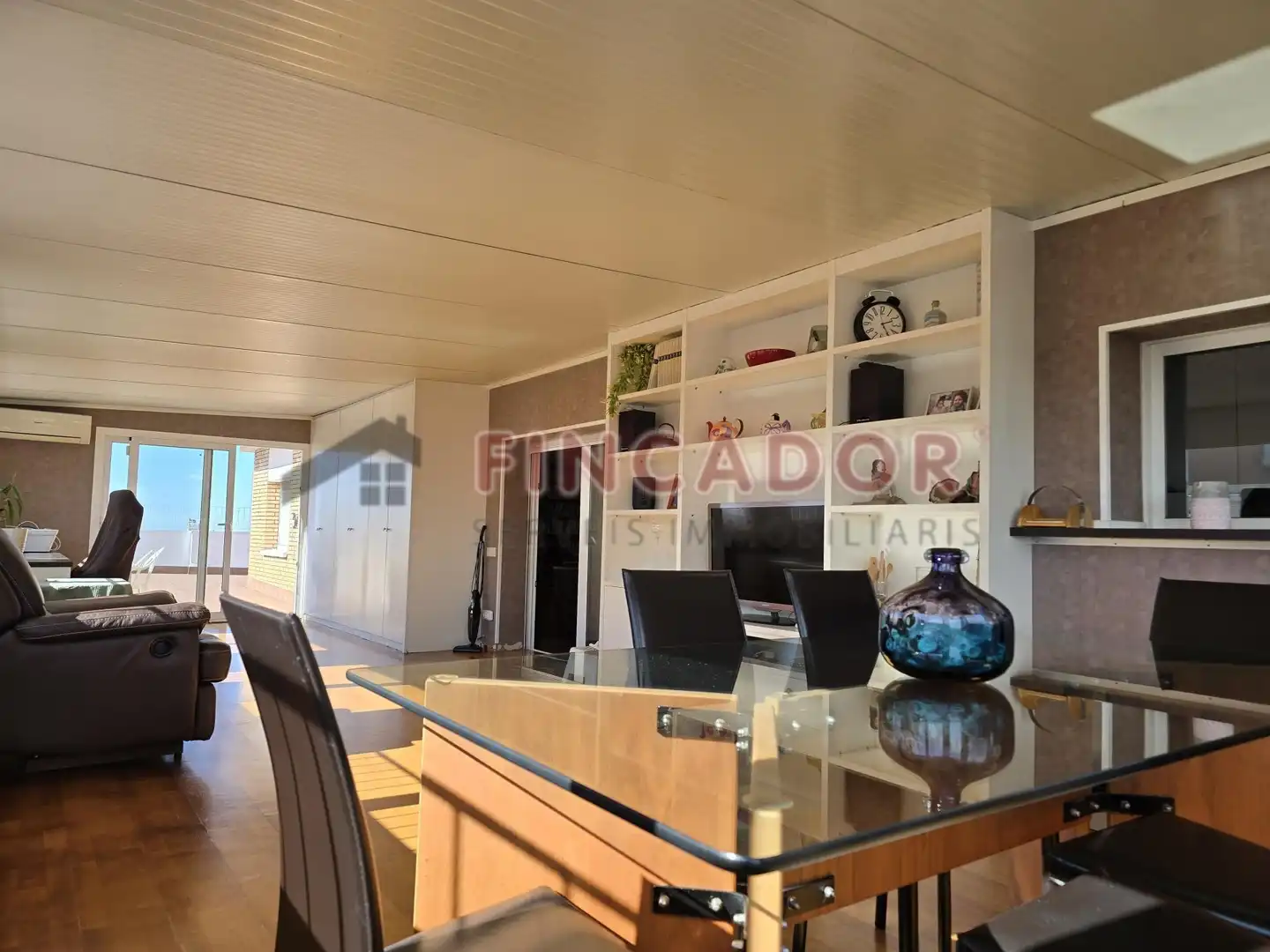 Wohnzimmer von Maisonette zum Verkauf in Barcelona mit Klimaanlage, Heizung und Parkett
