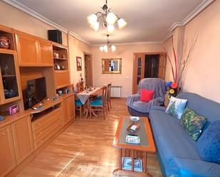Living room of Flat for sale in  Madrid Capital  with Heating, Storage room and Oven