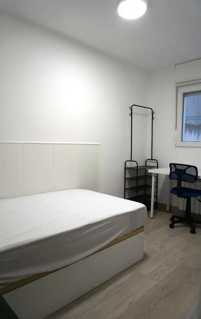 Room in Calle CAPITAN MENDEZ VIGO, 50, Santo Tomás