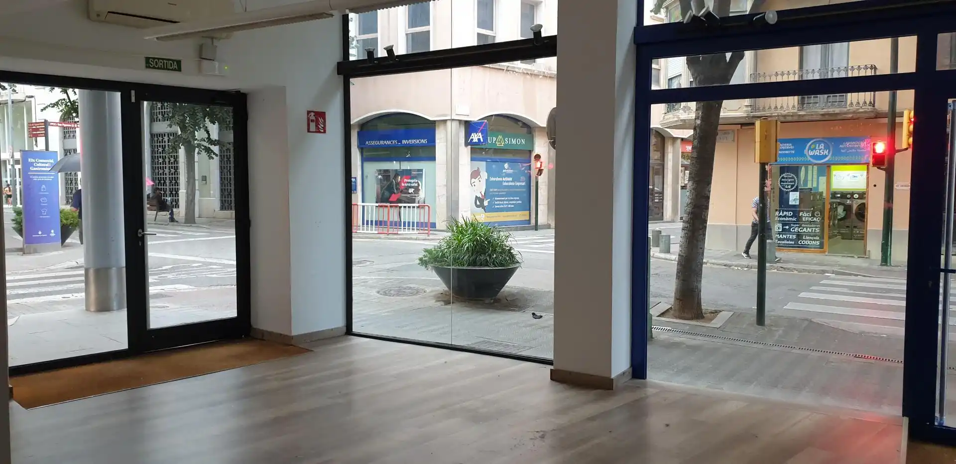 Local commercial à louer à Nou 56, imagen 3